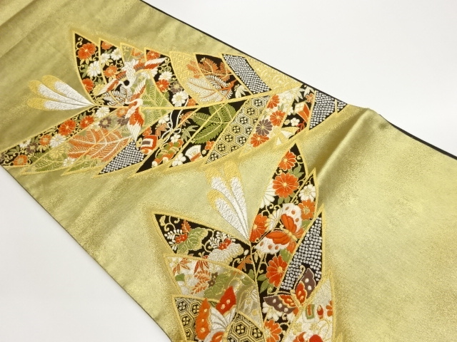 加納幸織物製　変わり矢羽根に鶴・草花・蝶模様織出し袋帯